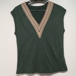 women S dark green V- neck sleeveless summer top casual lightweight blouse EUC.